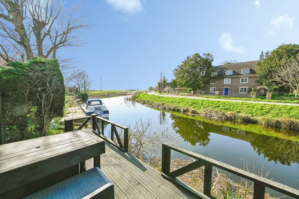 Property photo 2 of 22 Pbox-Img.Jpg