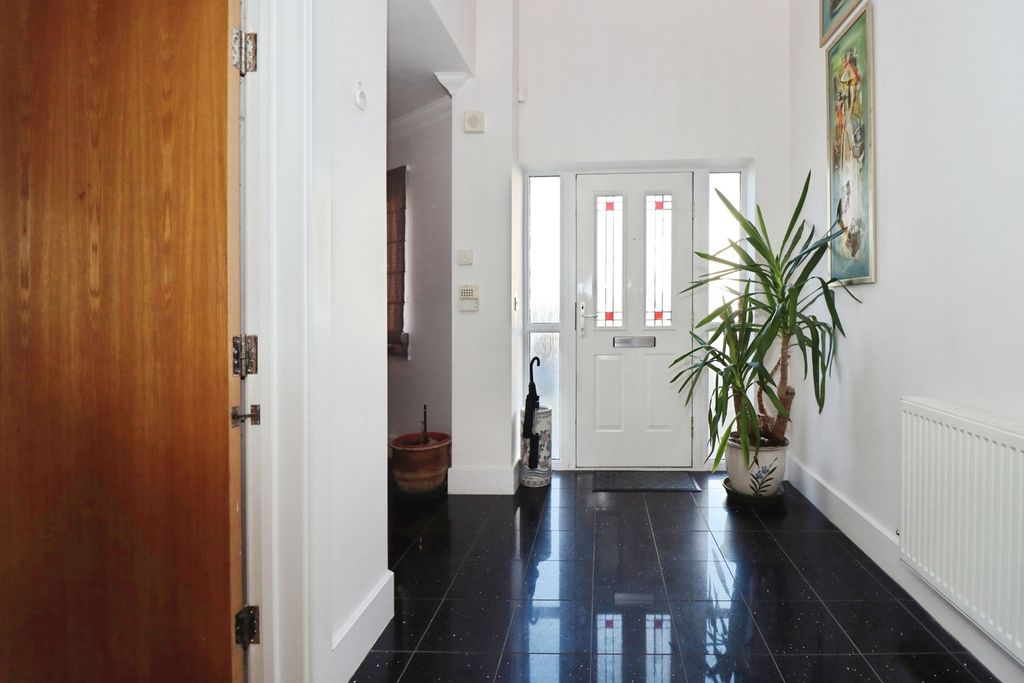 Property photo 2 of 16 Pbox-Img.Jpg