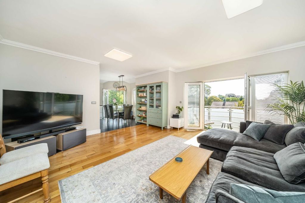 Property photo 2 of 7