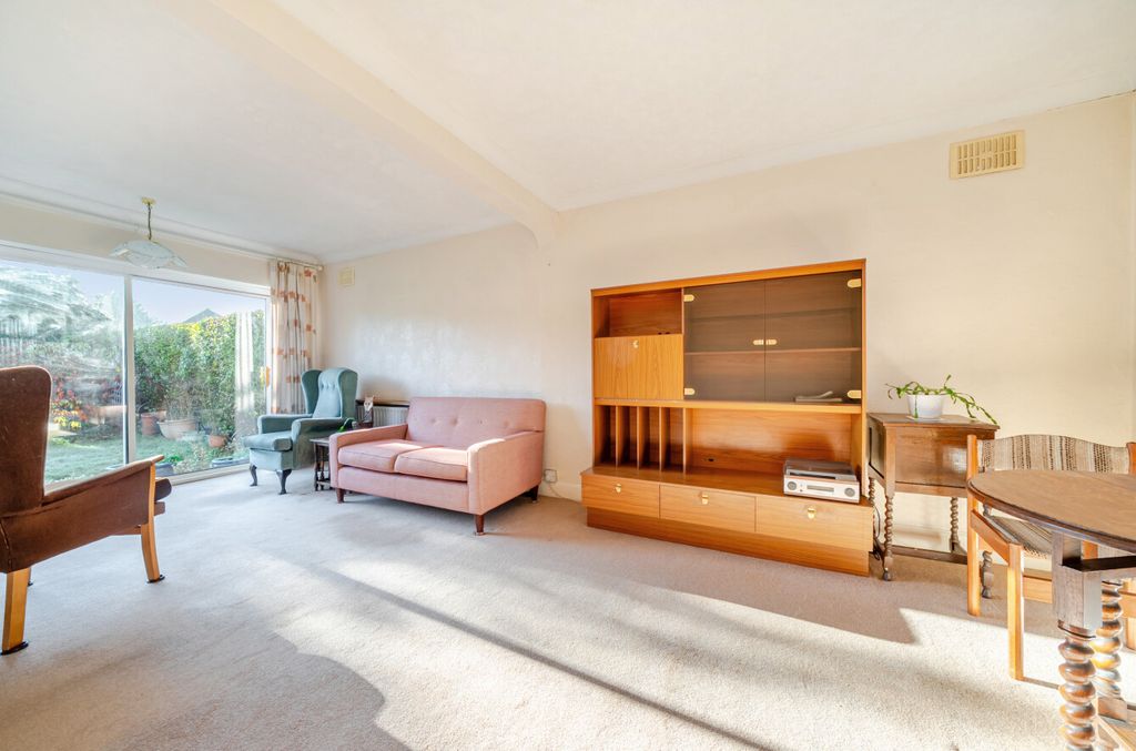 Property photo 2 of 16 1386549-11-69677d...