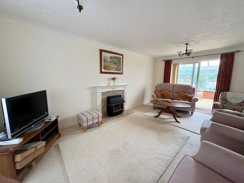 Property photo 2 of 20 Picture No. 12