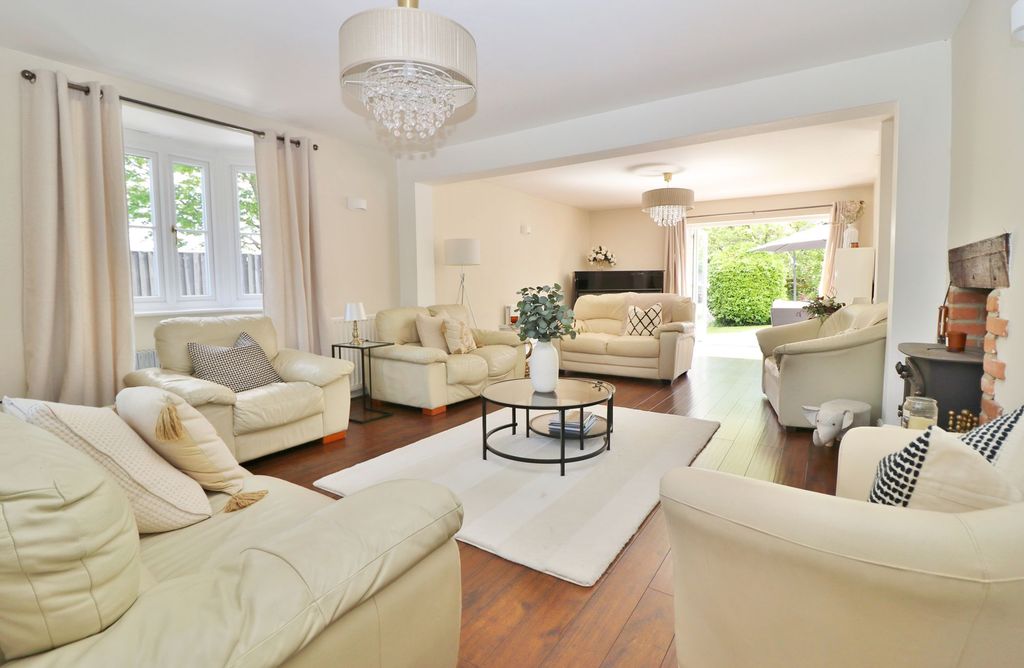 Property photo 2 of 29