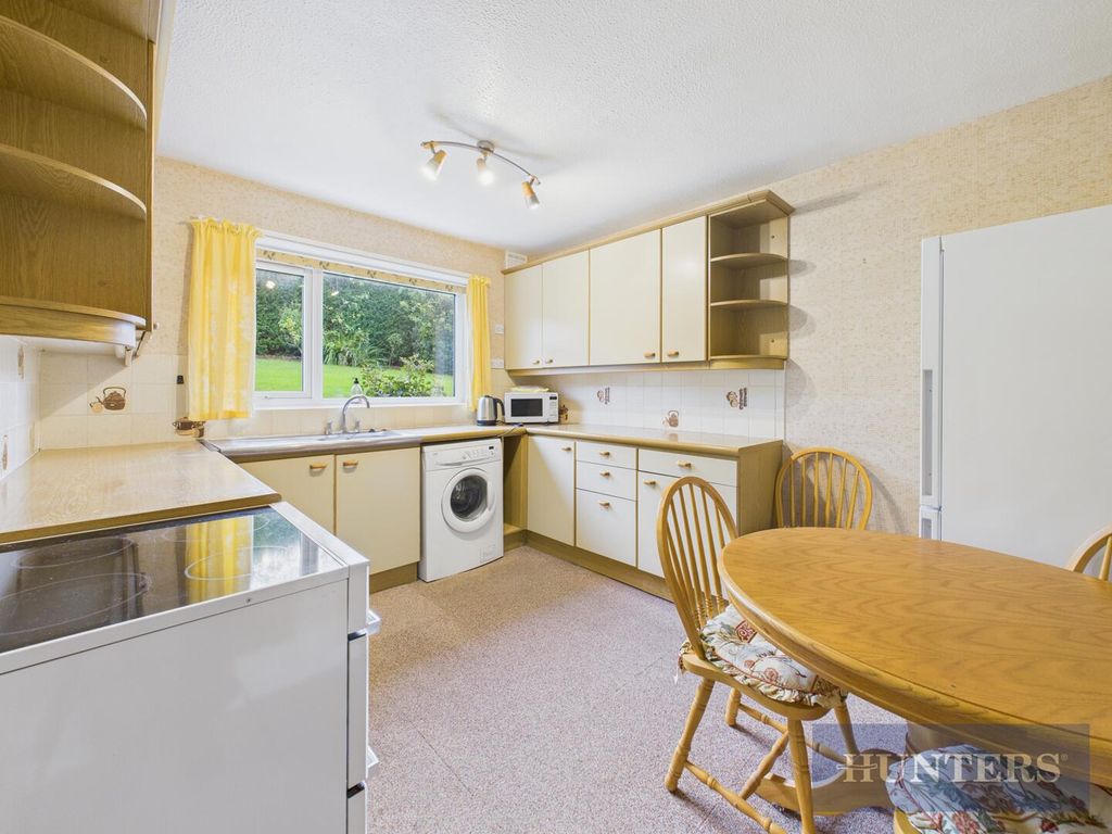 Property photo 2 of 16 Kitchen