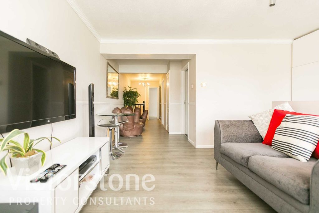 Property photo 1 of 10 1553244