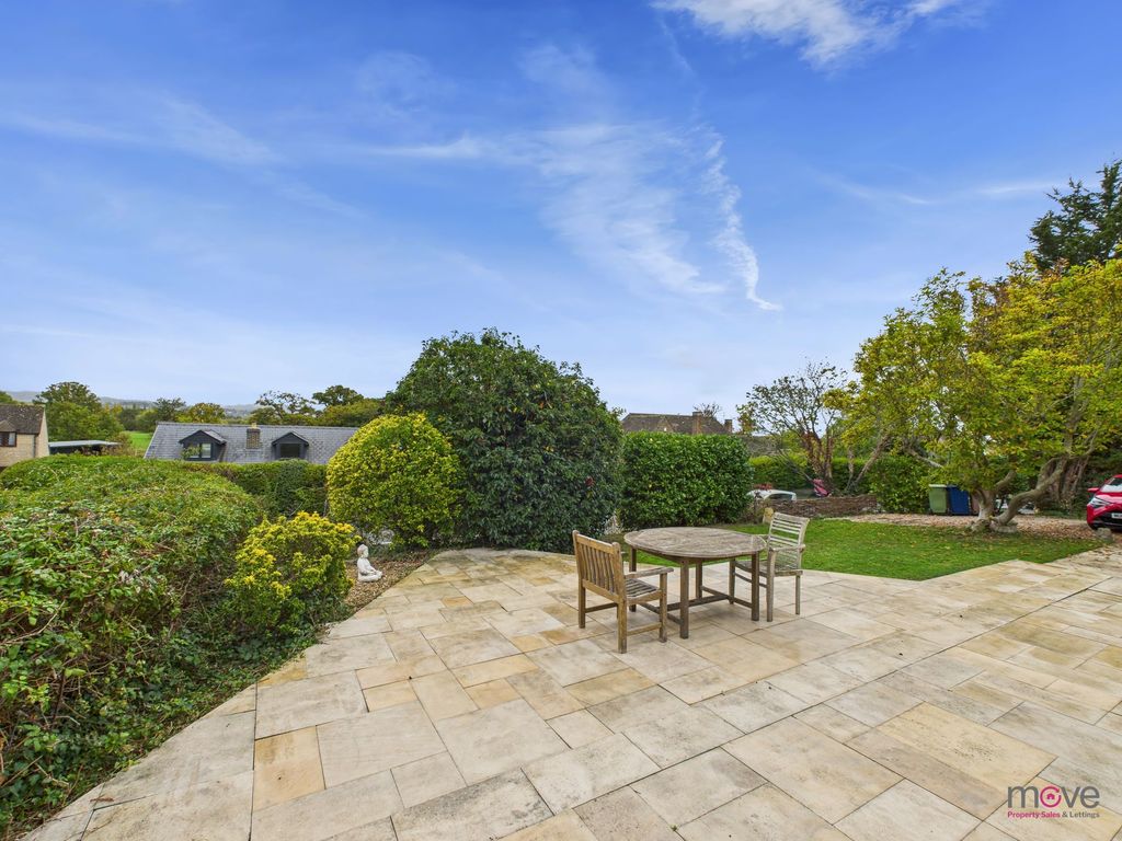 Property photo 3 of 27