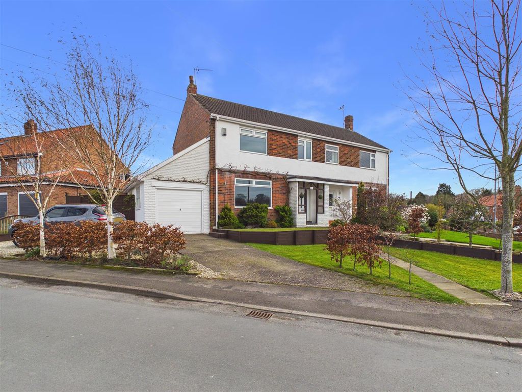 Property photo 1 of 17 Front