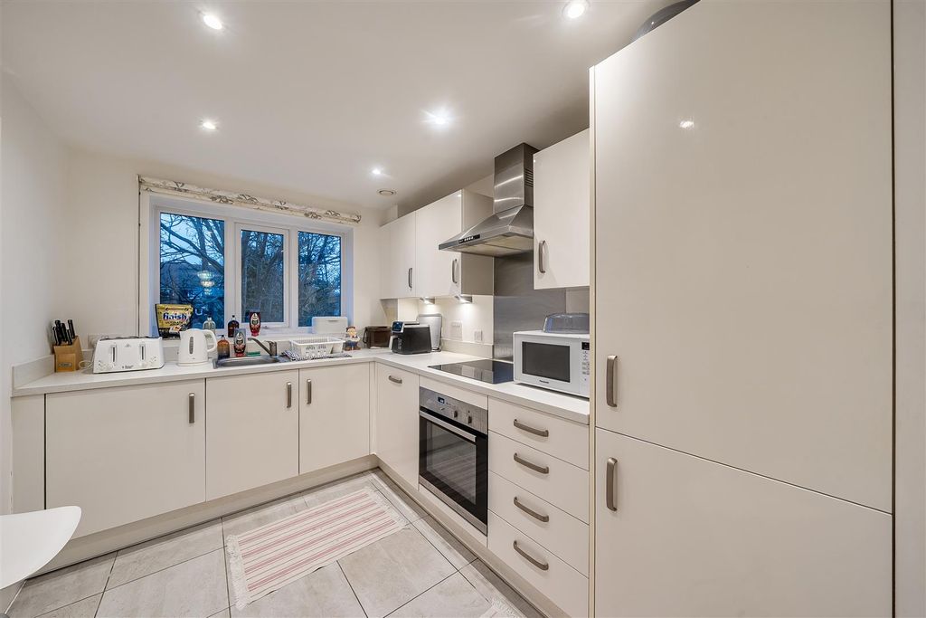 Property photo 3 of 12 1415542-7-6995F0c86c857.Jpg