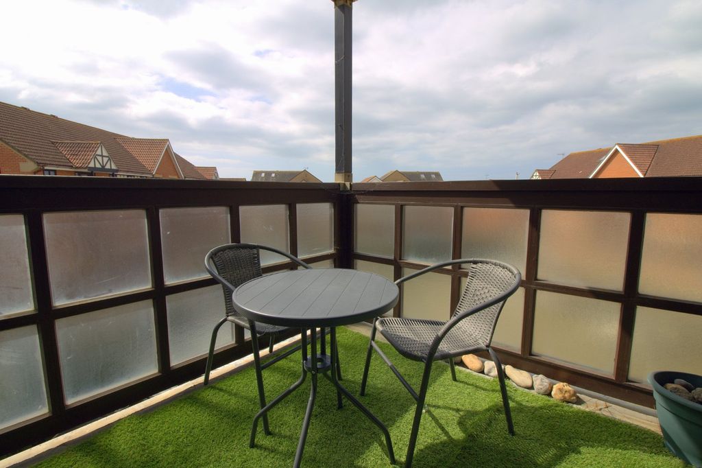 Property photo 2 of 14 Balcony