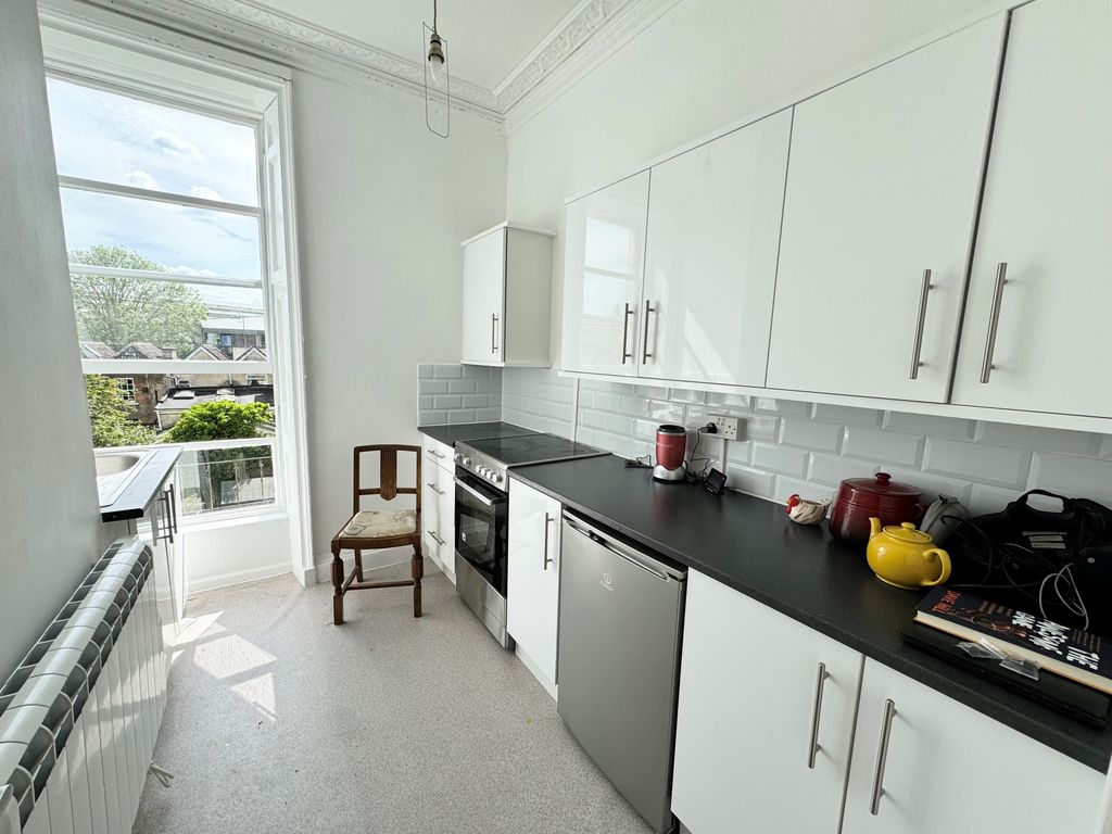 Property photo 2 of 6 Kitchen