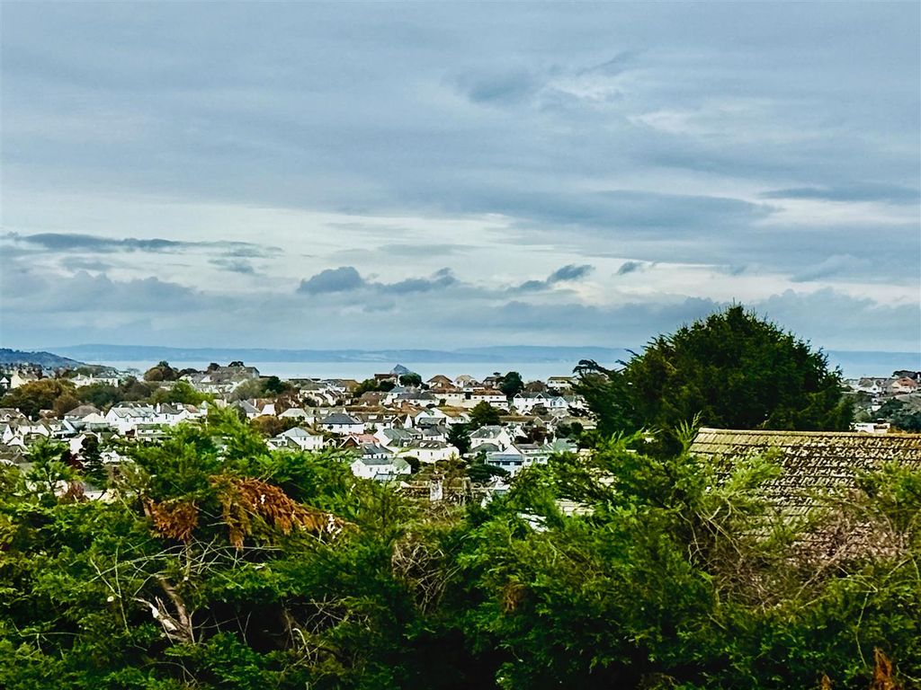 Property photo 3 of 15 Sea View.Jpg