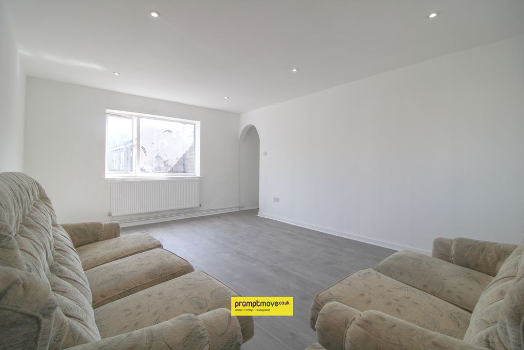 Property photo 1 of 11 Na