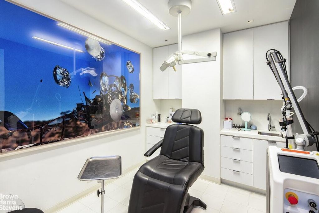 Property photo 3 of 10 <Alttext/>