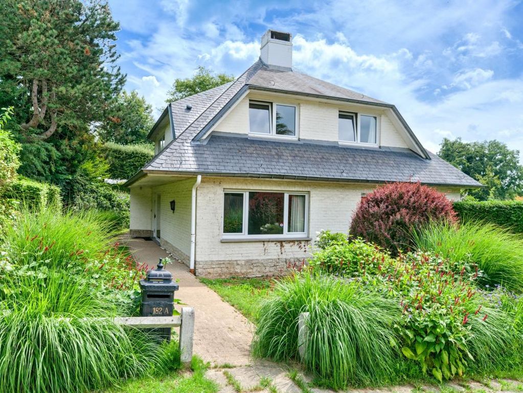 Property photo 2 of 24