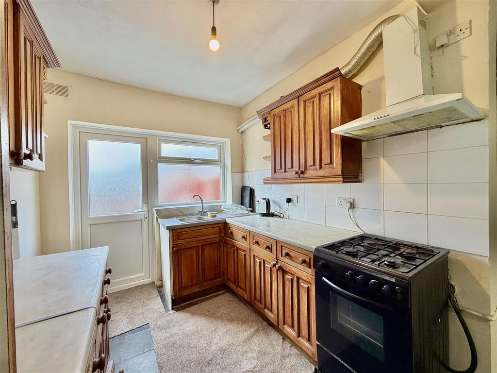 Property photo 2 of 13 Kitchen