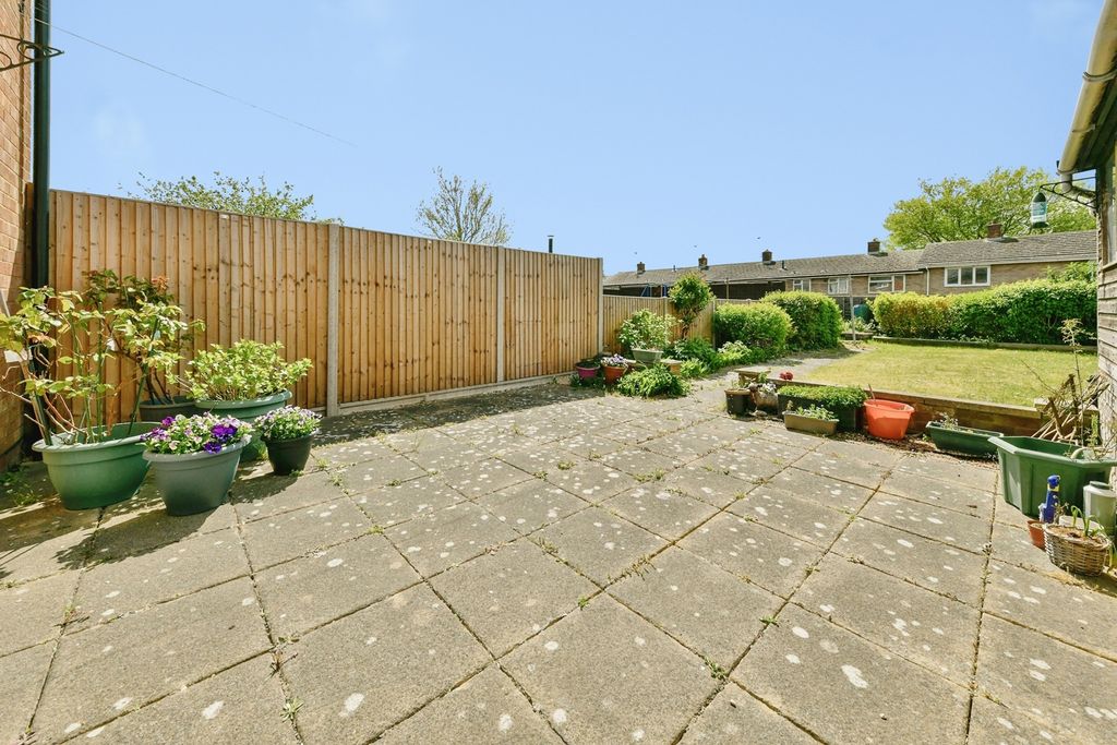 Property photo 2 of 18 Garden