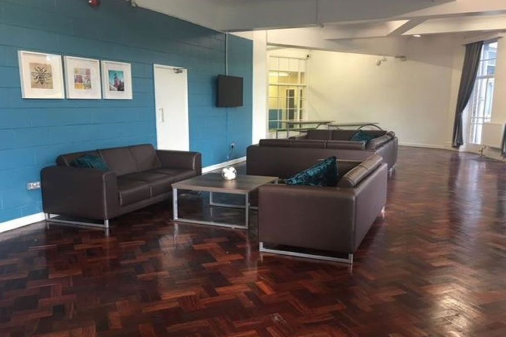 Property photo 2 of 9