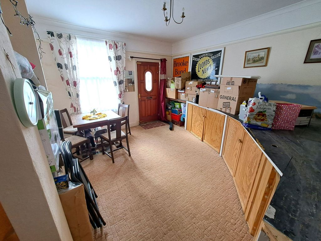 Property photo 3 of 23