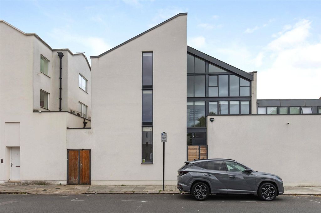 Property photo 2 of 22 Exterior