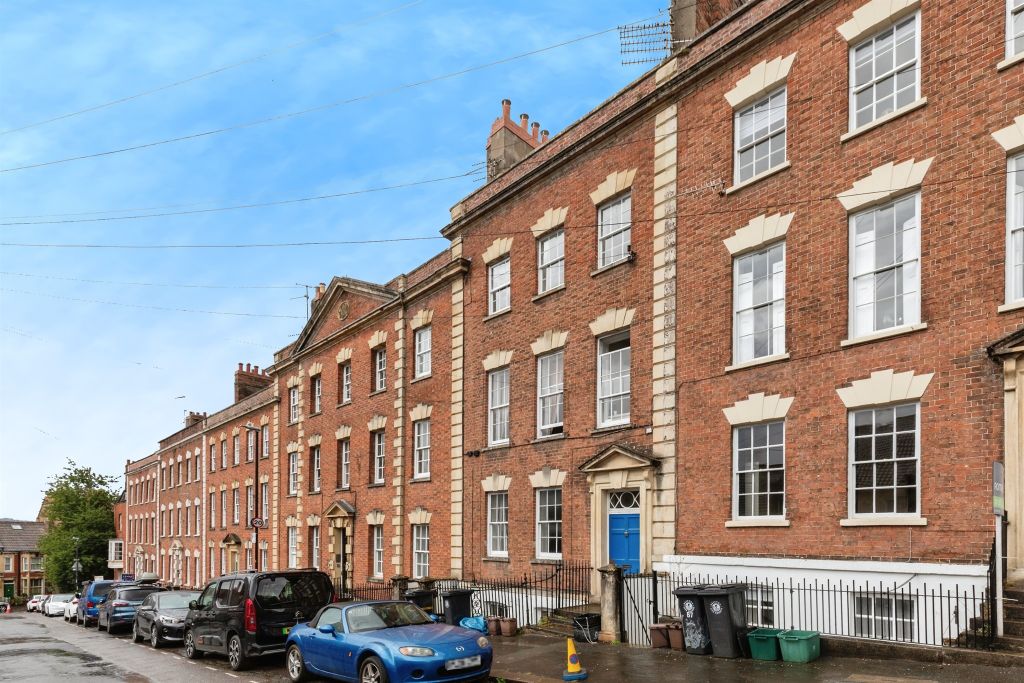 Property photo 3 of 14