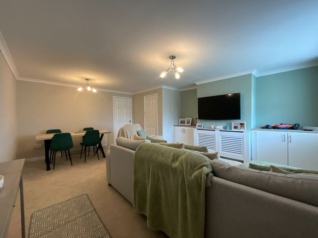 Property photo 2 of 21 4374955