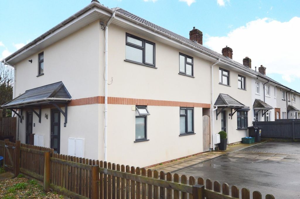 Property photo 1 of 11 Outside