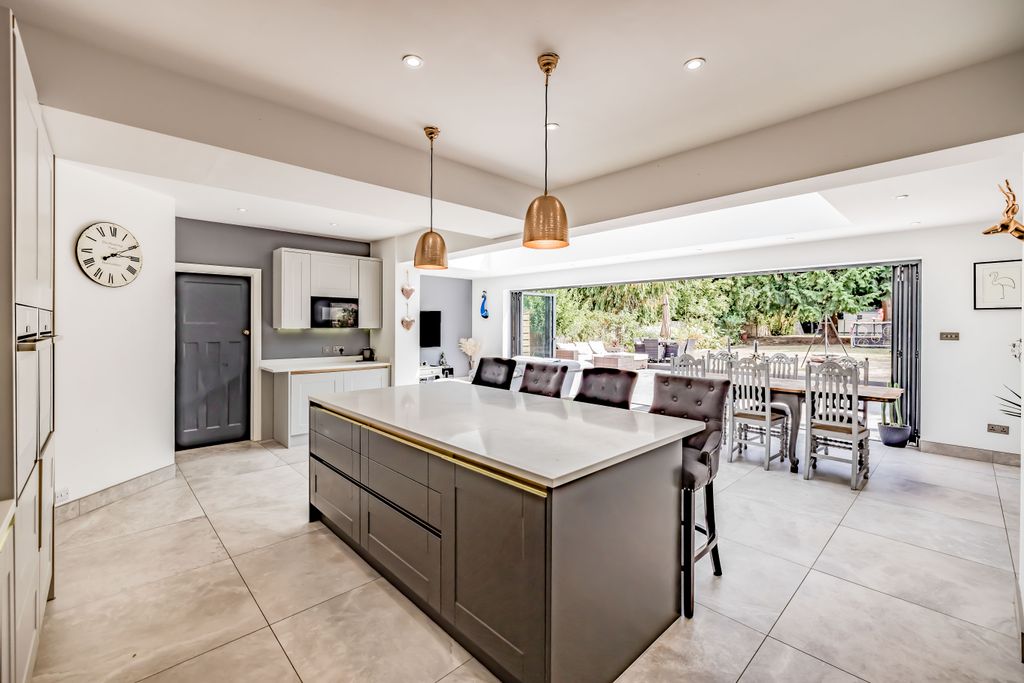 Property photo 2 of 32 Photography