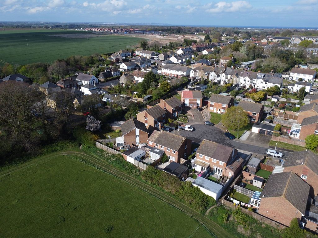 Property photo 3 of 28