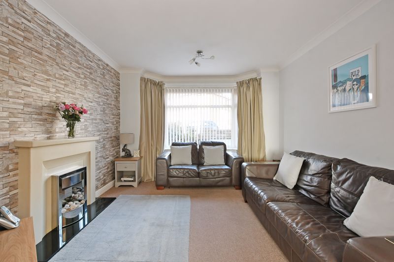 Property photo 2 of 41 Lounge