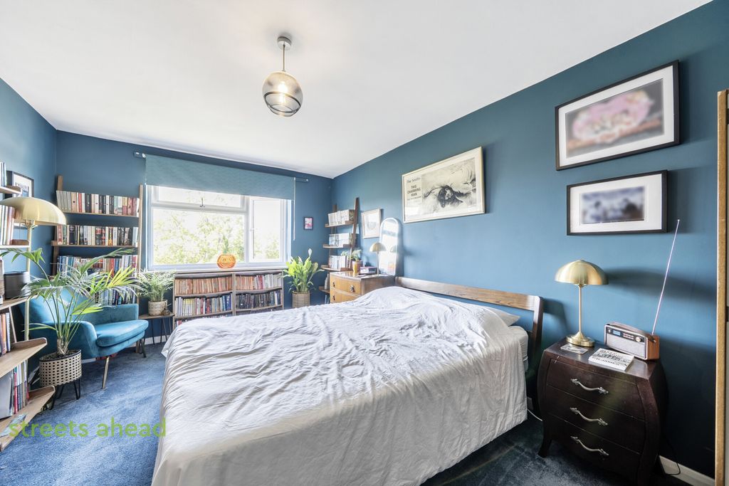 Property photo 3 of 15 81E81968-5896-480...