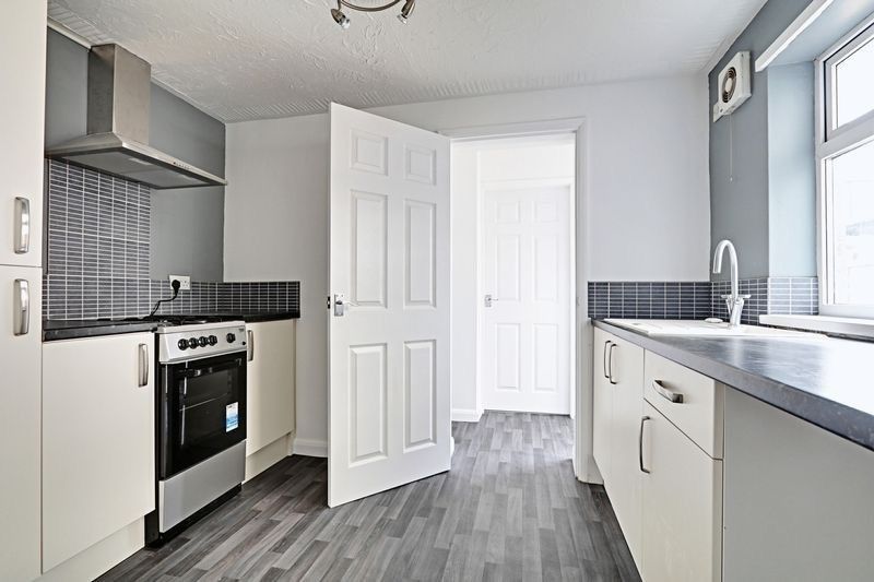 Property photo 1 of 7 Kitchen