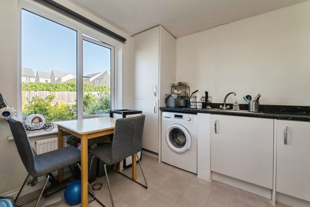 Property photo 3 of 34 Pbox-Img.Jpg