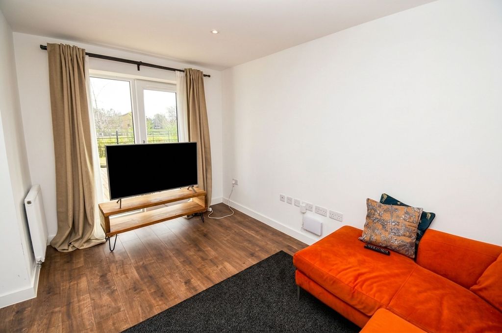 Property photo 3 of 20