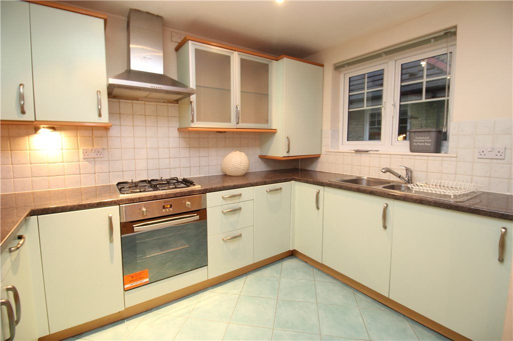 Property photo 2 of 11 Kitchen