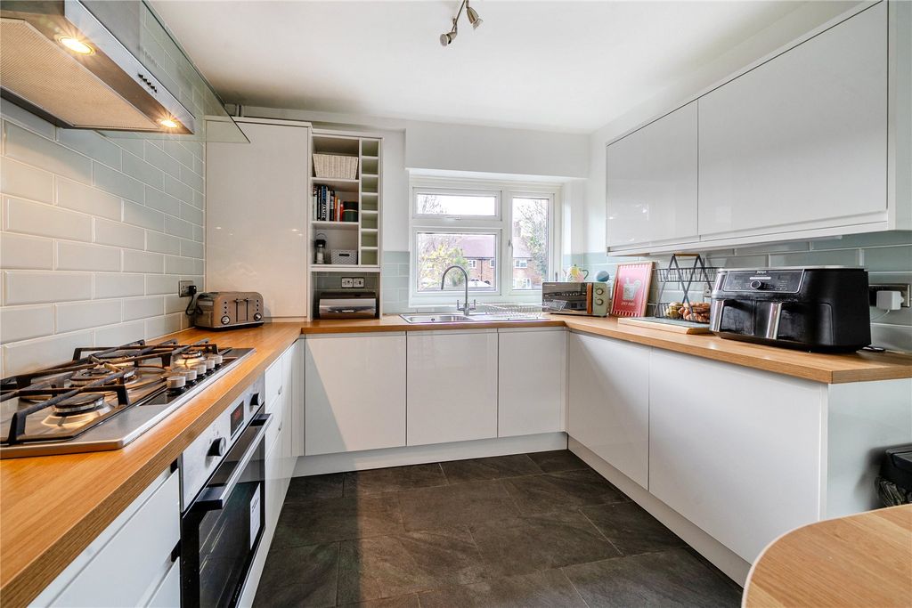 Property photo 3 of 15 Picture No. 10