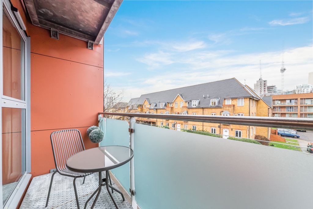 Property photo 1 of 8