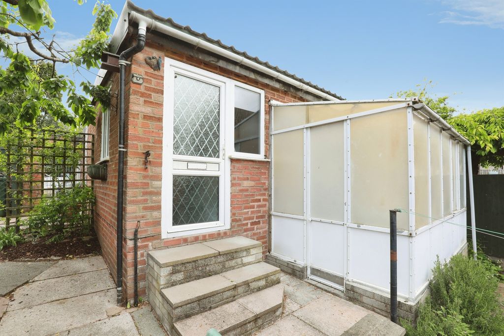 Property photo 3 of 25