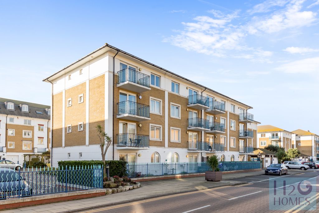 Property photo 3 of 17 Merton Court, 70-15