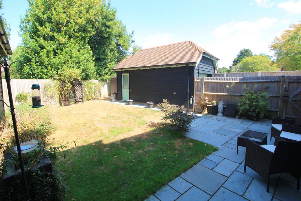 Property photo 2 of 21 Gar 1.Jpg