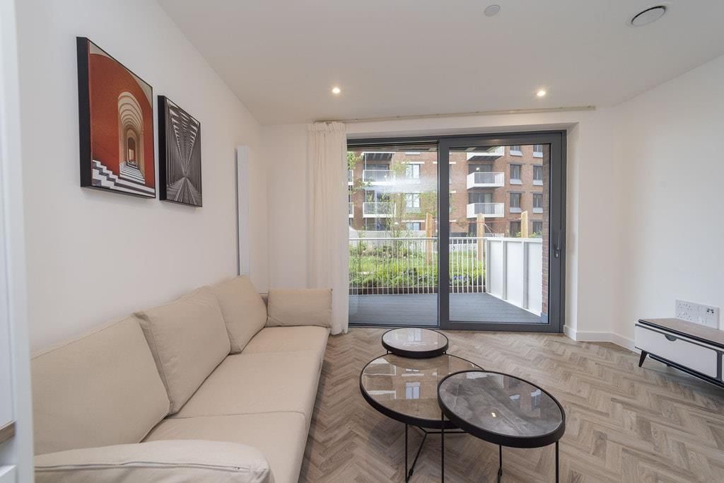 Property photo 2 of 15 Makers Yard 1B 1 (11).Jpg