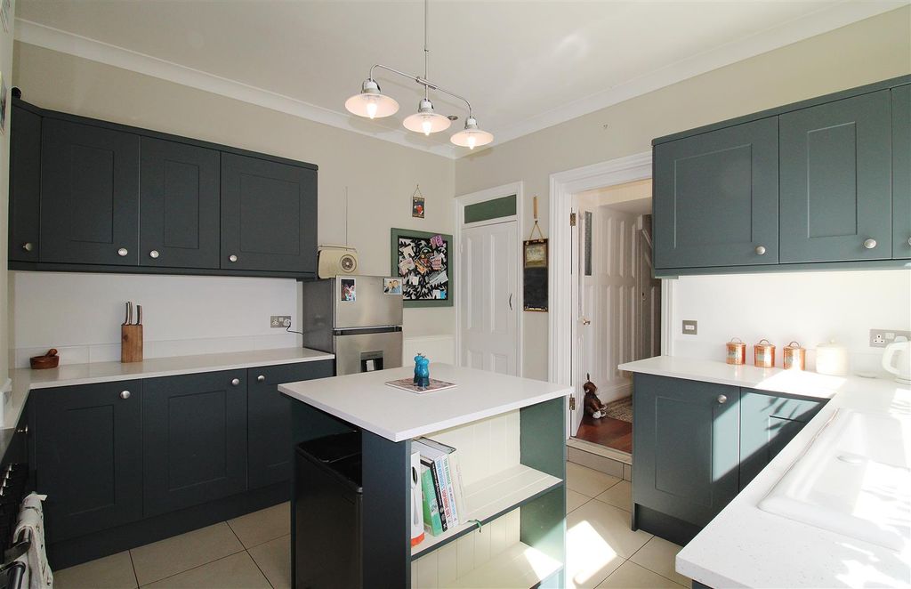 Property photo 3 of 22 Kitchen