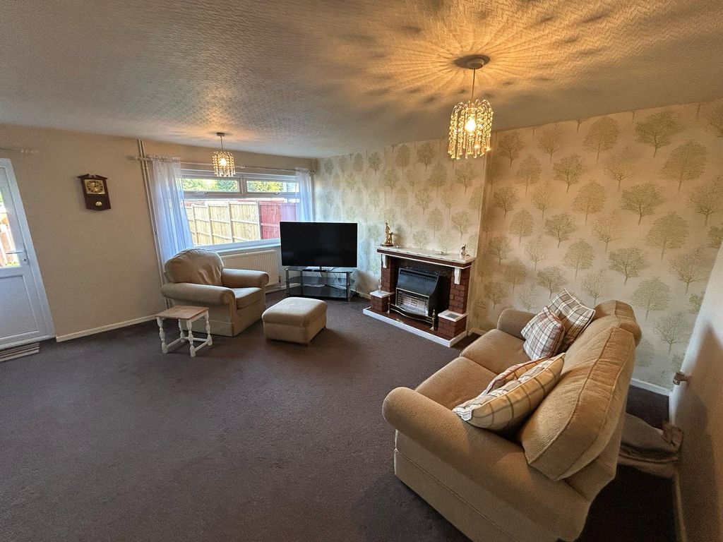 Property photo 2 of 14 Lounge