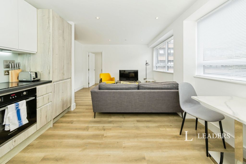 Property photo 3 of 14 Pbox-Img.Jpg