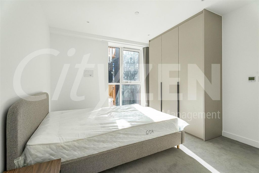 Property photo 3 of 43 Bedroom