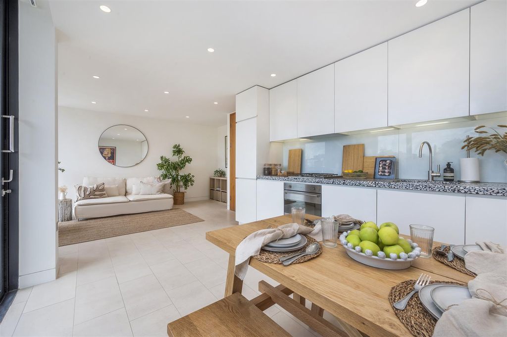 Property photo 3 of 10 3.Jpg