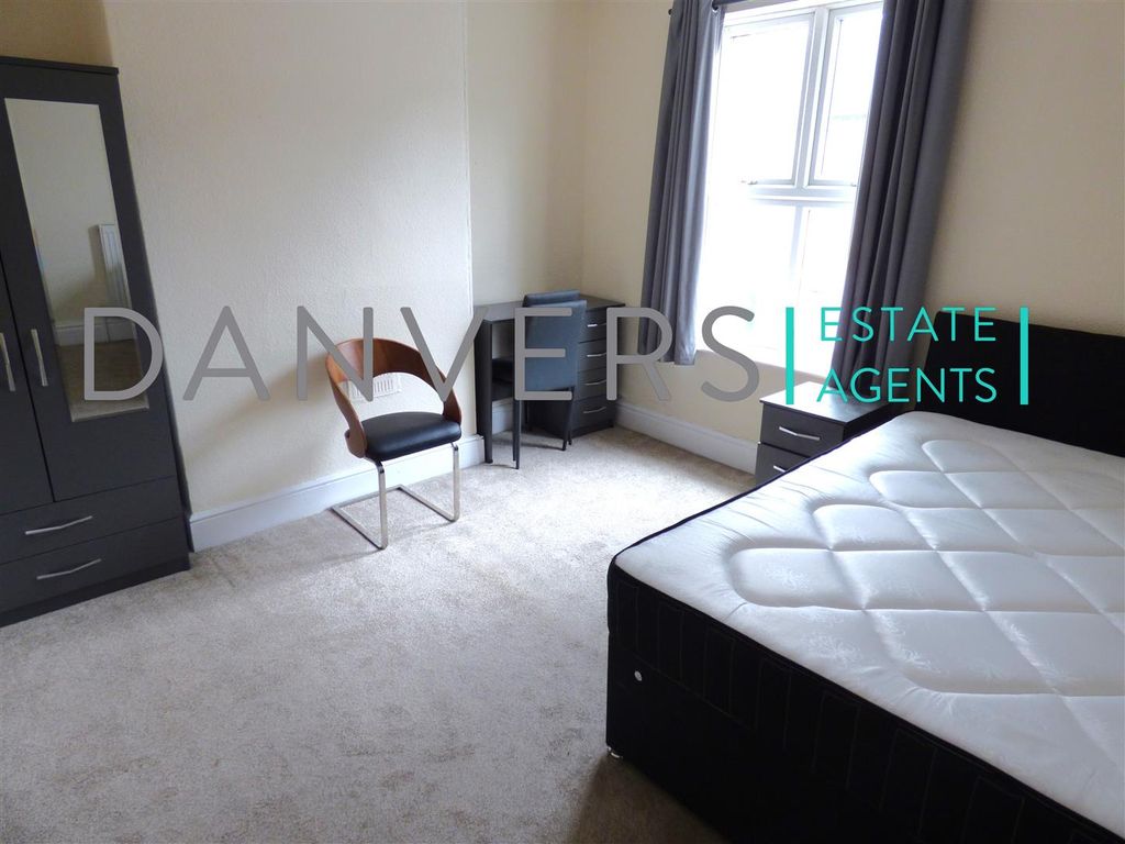 Property photo 3 of 7 P1230617.Jpg