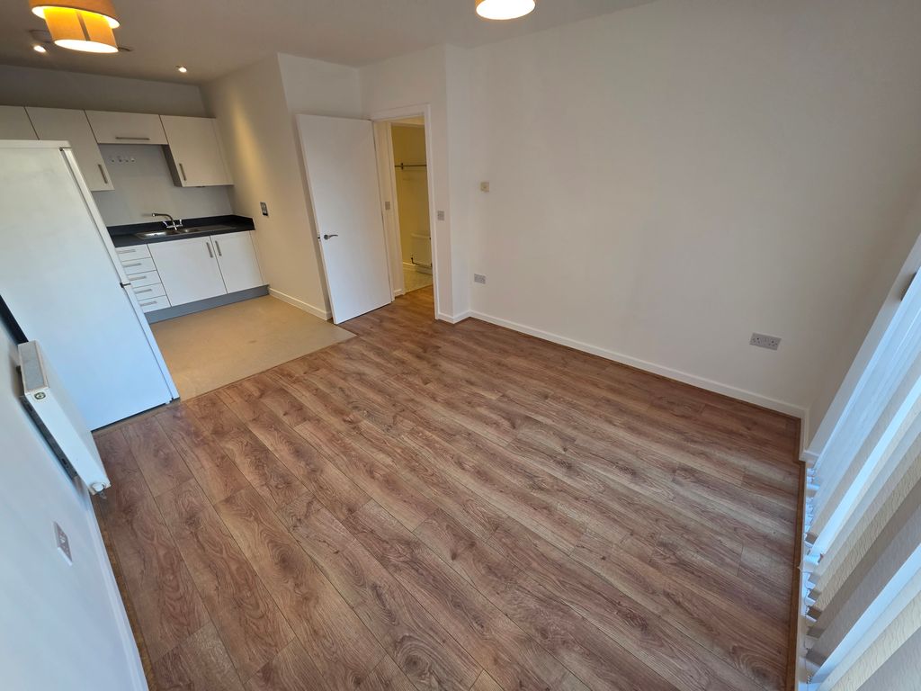 Property photo 2 of 14 39085