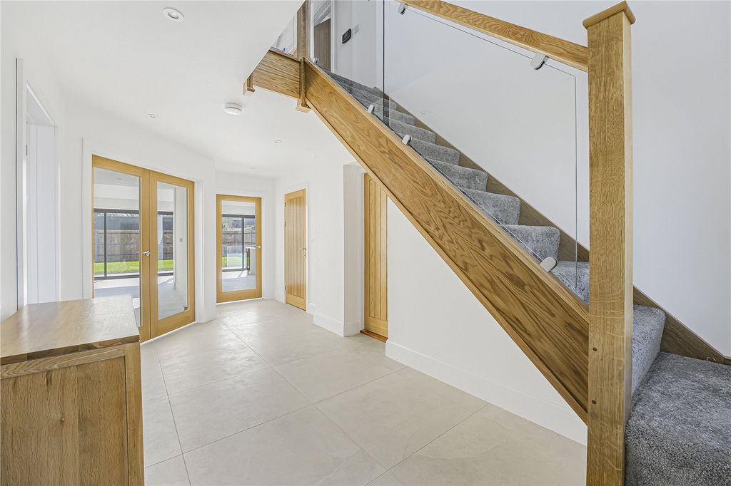 Property photo 2 of 44 Picture No. 28