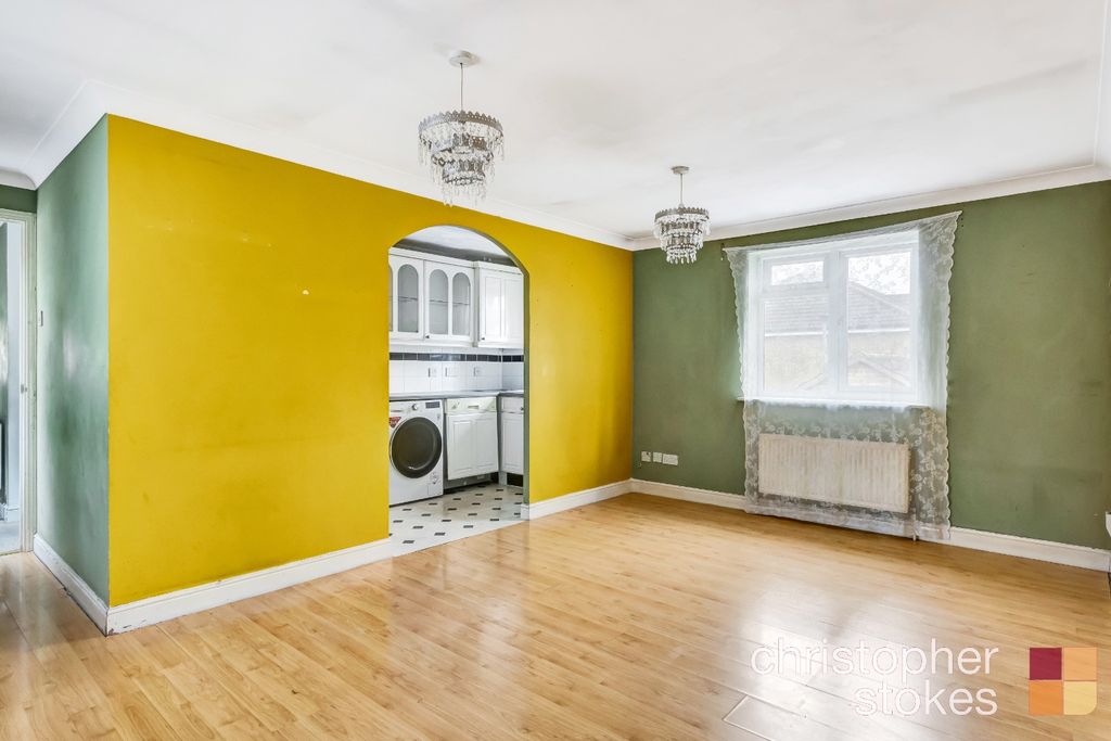 Property photo 3 of 13 4534844