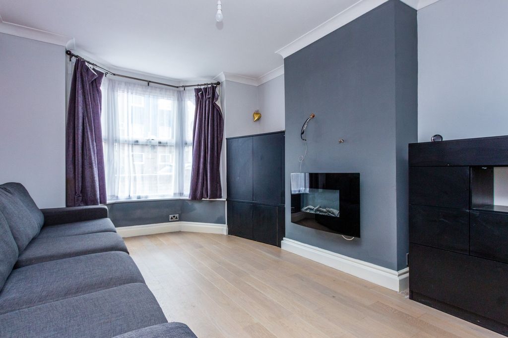 Property photo 3 of 13