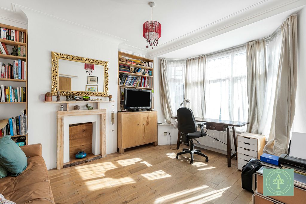 Property photo 2 of 27 Gallery